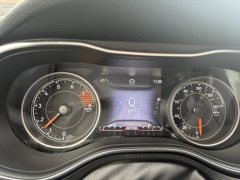 Used 2019 Jeep Cherokee Limited image 18