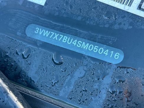 Used 2025 Volkswagen Jetta SE image 3