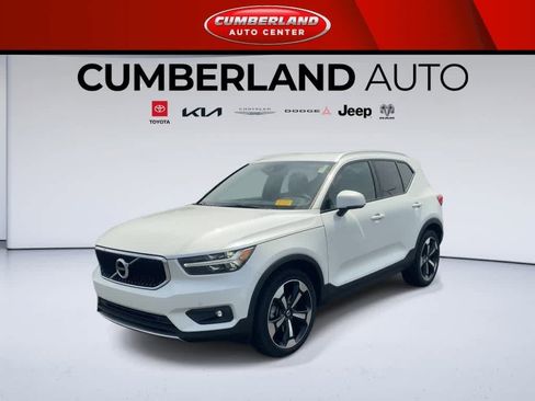 Used 2021 Volvo XC40 T5 Momentum AWD/4WD image 4