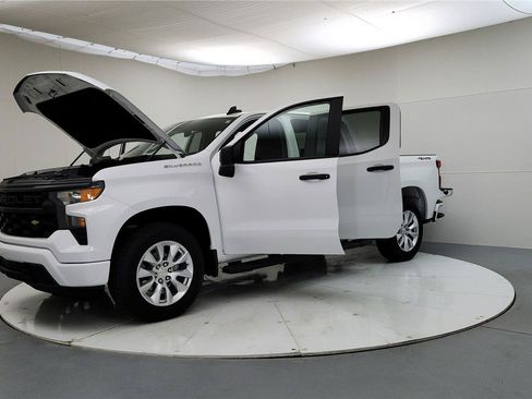 Used 2026 Chevrolet Silverado 1500 Custom AWD/4WD image 10