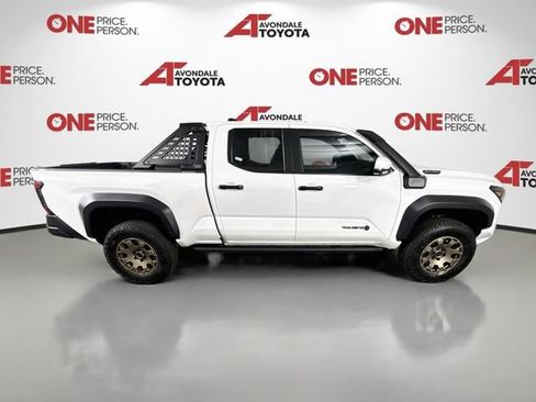 Certified 2025 Toyota Tacoma 4x4 Double Cab Hybrid image 9