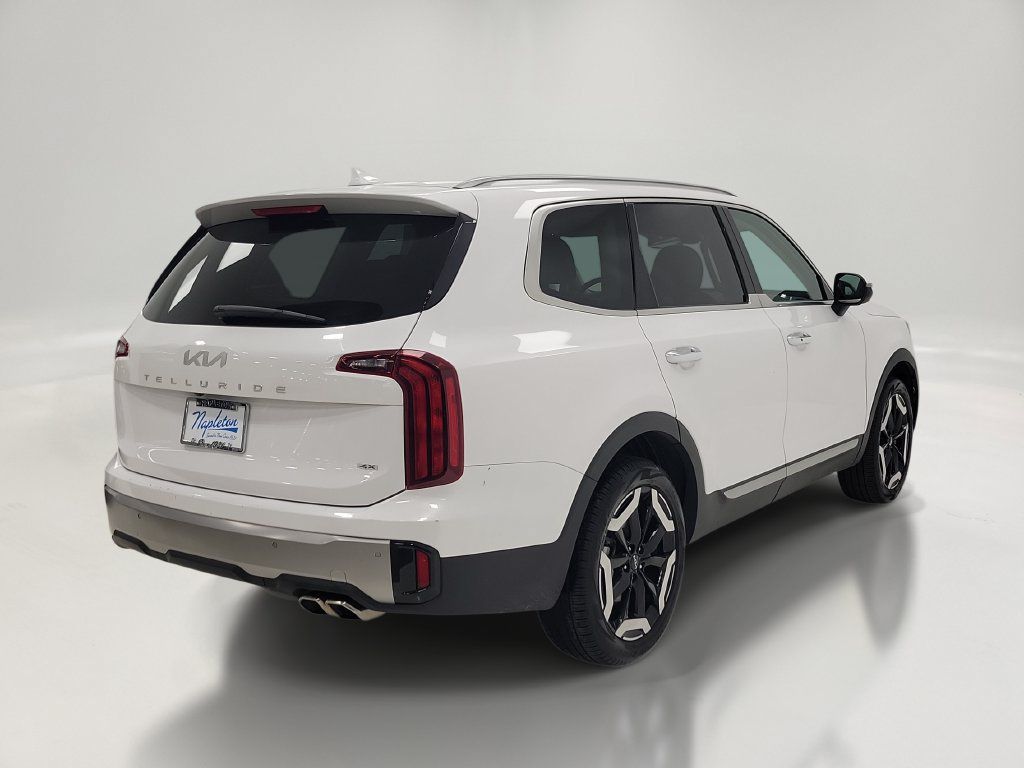 Used 2025 Kia Telluride S AWD/4WD image 3