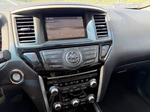 Used 2016 Nissan Pathfinder SV AWD/4WD image 23