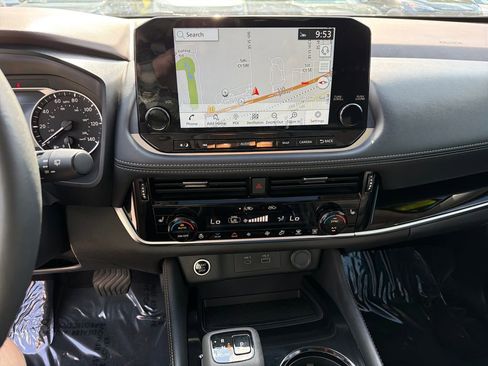 Used 2023 Nissan Rogue SL w/ SL Premium Package image 26