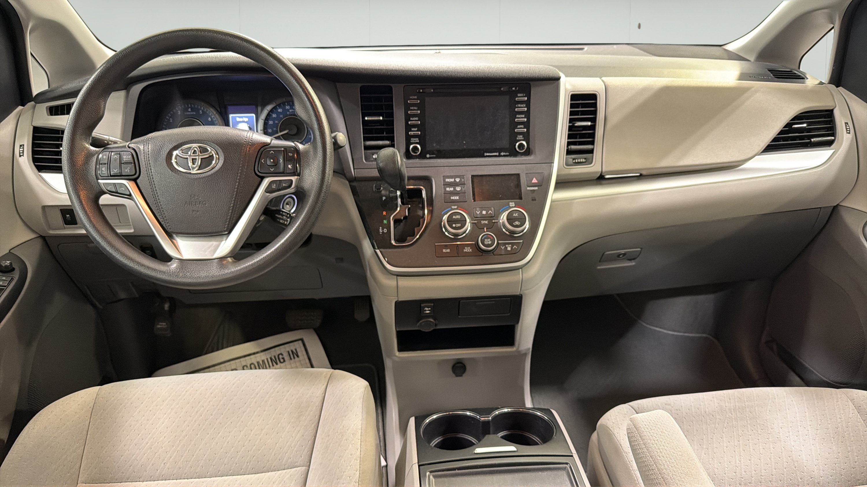 Used 2020 Toyota Sienna LE FWD image 23