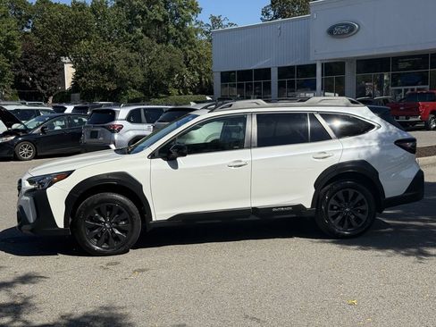 Certified 2023 Subaru Outback Onyx Edition image 9
