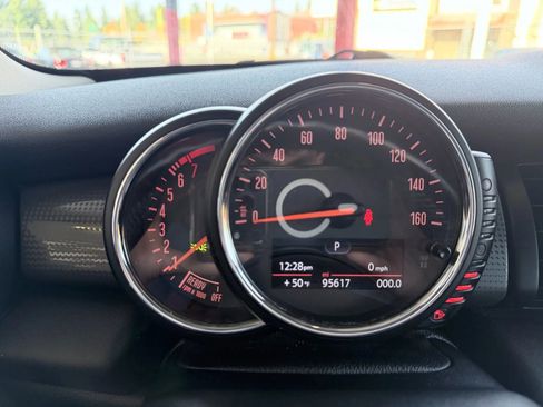 Used 2015 MINI Cooper 4-Door Hardtop image 16