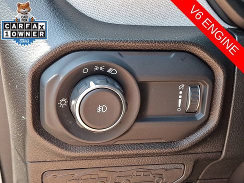 Used 2024 Jeep Wrangler Unlimited Sport AWD/4WD image 25