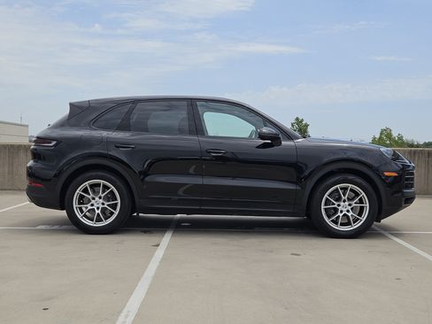 Certified 2026 Porsche Cayenne AWD/4WD image 9