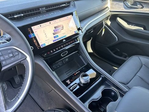 New 2027 Jeep Grand Cherokee Limited AWD/4WD image 28