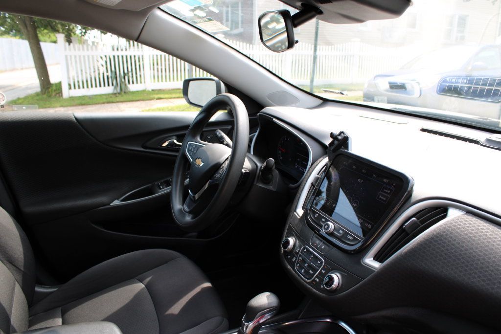 Used 2024 Chevrolet Malibu LT FWD image 18