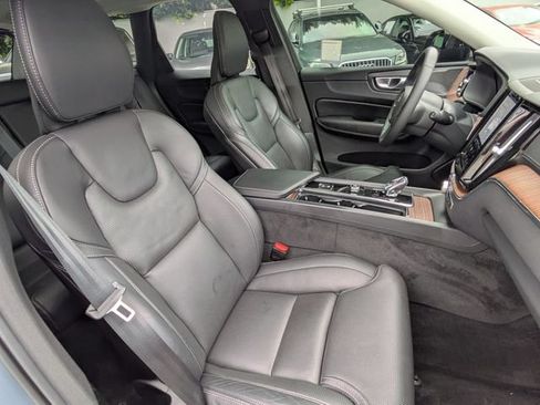 Certified 2024 Volvo XC60 T8 Ultimate AWD/4WD image 30