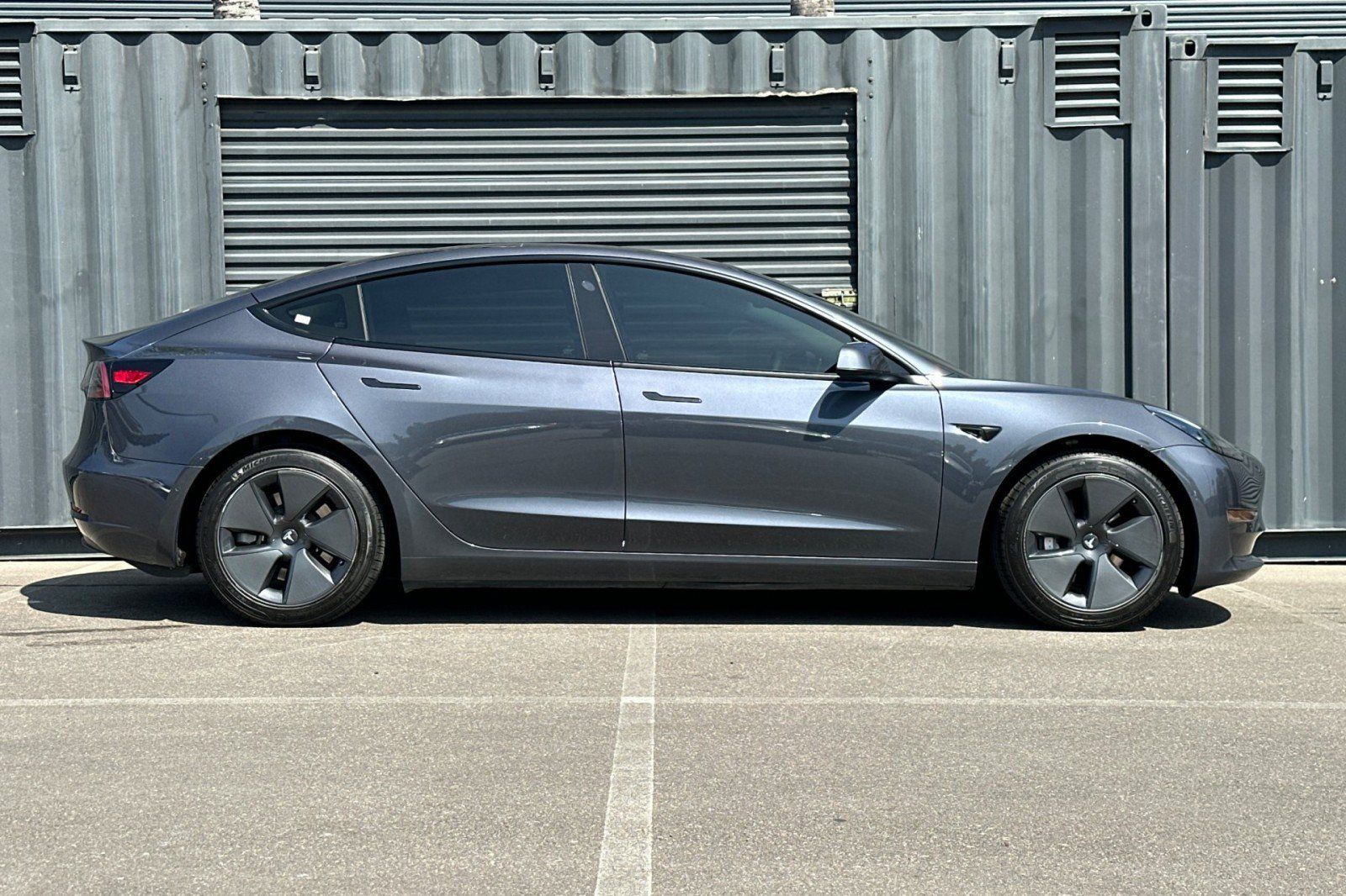 Used 2021 Tesla Model 3 Standard Range Plus RWD image 9