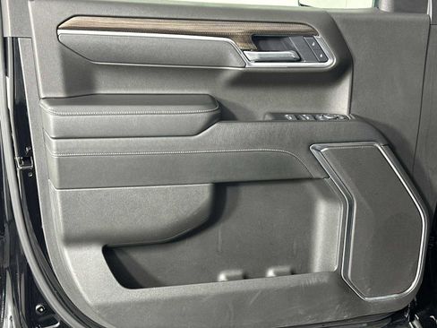 Used 2025 Chevrolet Silverado 1500 LT image 9