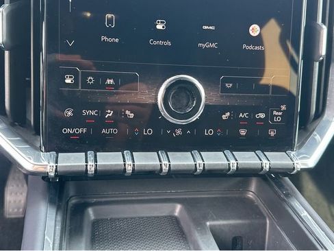 Certified 2024 GMC Acadia Elevation image 26