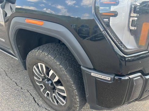 Used 2024 GMC Sierra 3500 Denali Ultimate AWD/4WD image 4