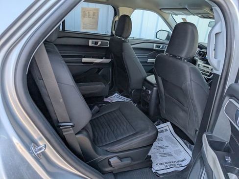 Used 2021 Ford Explorer XLT image 26
