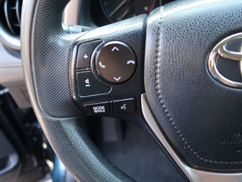 Used 2017 Toyota RAV4 LE image 18