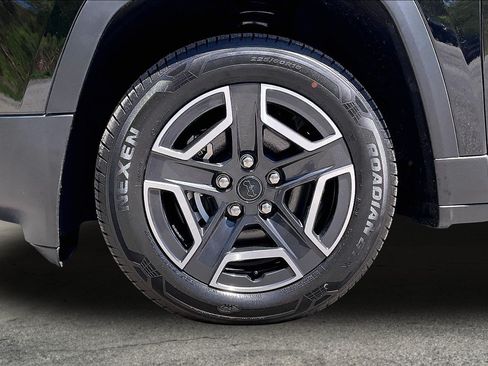 New 2026 Jeep Cherokee Laredo AWD/4WD image 12