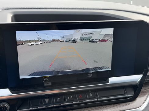 Used 2024 Chevrolet Silverado 2500 LT image 14