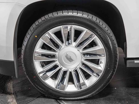 Used 2018 Cadillac Escalade ESV Platinum AWD/4WD image 11