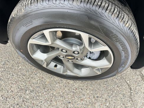 Used 2025 Chevrolet Trax LT image 30