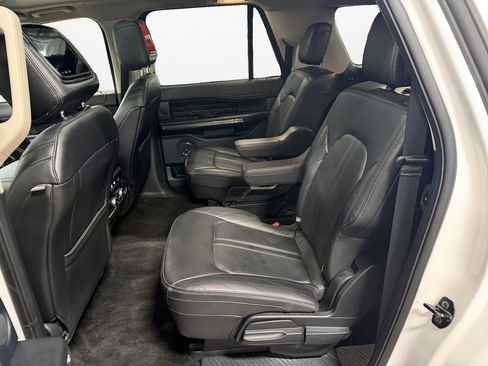 Used 2018 Ford Expedition Max Platinum AWD/4WD image 13