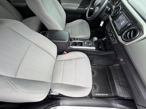 Used 2019 Toyota Tacoma SR5 w/ SR5 Appearance Package (SM) RWD image 13