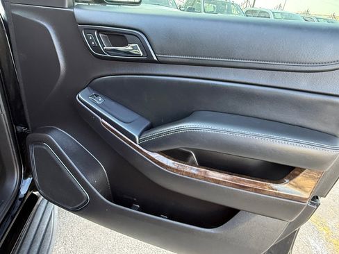 Used 2016 Chevrolet Suburban LS RWD image 15