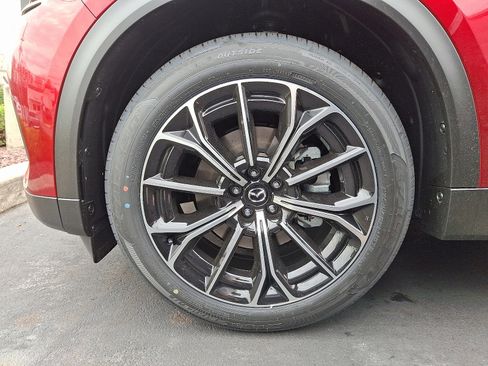 New 2025 MAZDA CX-70 Plug-In Hybrid w/ Premium Pkg image 4