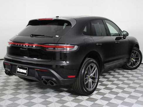Certified 2025 Porsche Macan Turbo image 7