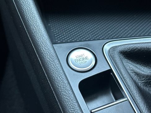 Used 2023 Volkswagen Jetta SE FWD image 21