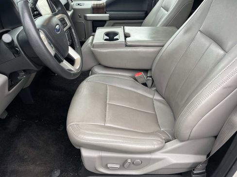 Used 2018 Ford F150 Lariat image 5