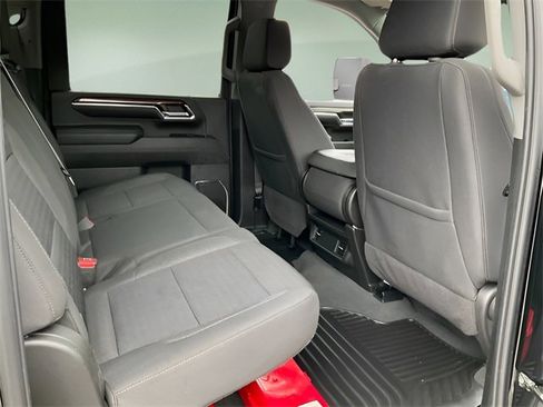 Used 2024 Chevrolet Silverado 2500 LT image 16