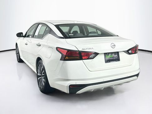 Used 2025 Nissan Altima 2.5 SV FWD image 5