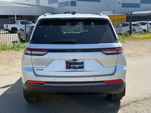 New 2026 Jeep Grand Cherokee 4WD image 7