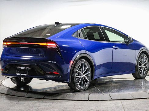 Certified 2026 Toyota Prius XLE FWD image 4