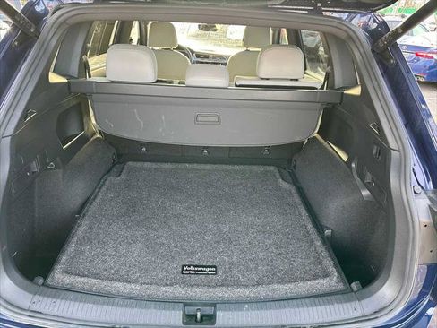 Used 2022 Volkswagen Tiguan SEL R-Line image 14