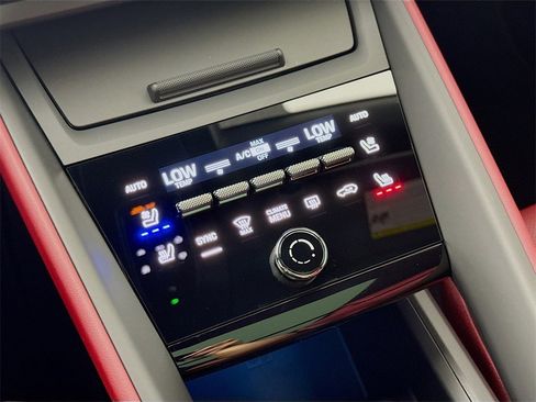 New 2025 Porsche Macan Electric image 21