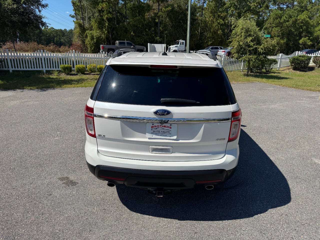 Used 2014 Ford Explorer XLT w/ Equipment Group 202A AWD/4WD image 5