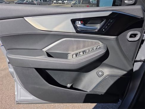 Used 2024 Acura MDX SH-AWD image 17