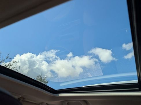 Used 2022 Subaru Forester Touring image 14