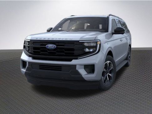 New 2026 Ford Expedition Max Active image 2