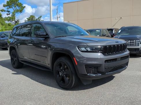Used 2023 Jeep Grand Cherokee L Laredo AWD/4WD image 3