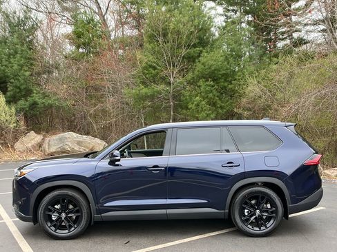 New 2026 Toyota Grand Highlander AWD image 2