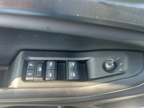 Used 2024 Jeep Grand Cherokee Altitude AWD/4WD image 15