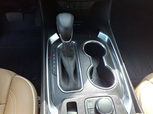 Used 2023 Chevrolet Traverse Premier FWD image 13
