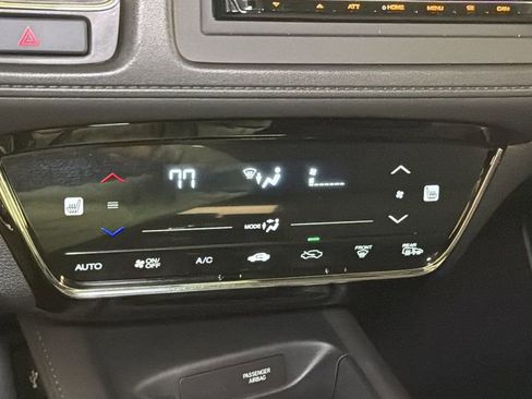 Used 2018 Honda HR-V EX image 29
