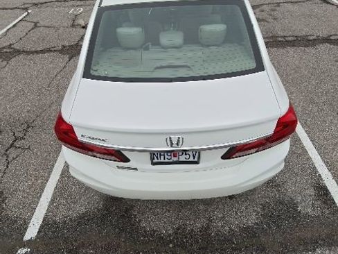 Used 2015 Honda Civic SE image 9
