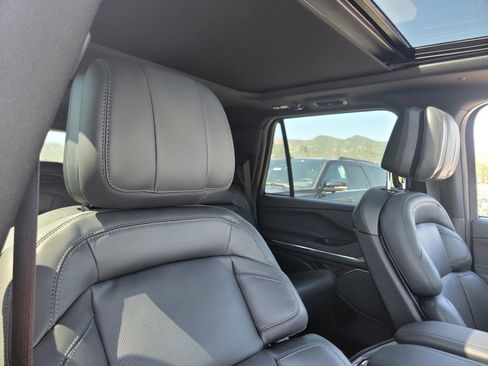 New 2025 Lincoln Navigator L Reserve w/ Jet Appearance Package image 14
